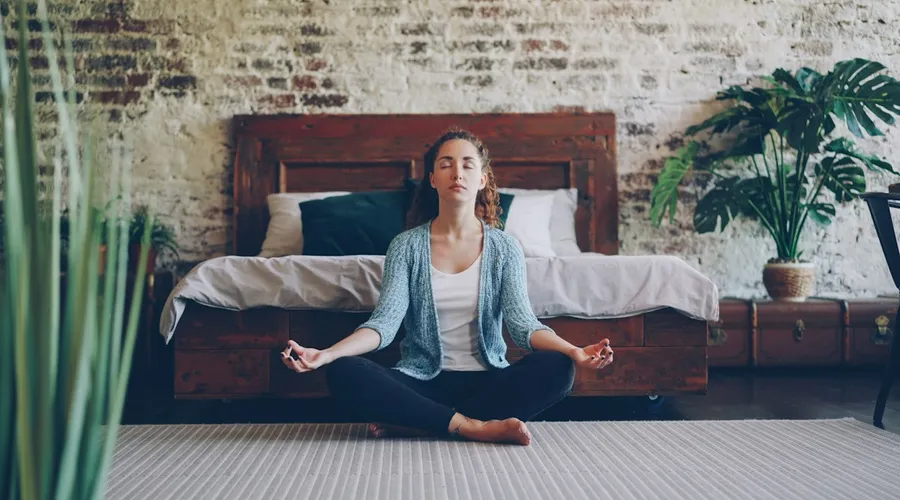 Mindfulness vs. Meditation: What's Actually the Difference